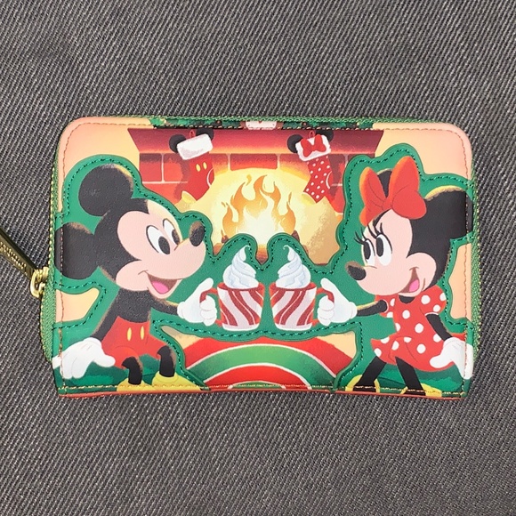 Loungefly 🎄Mickey & Minnie 🎄 Hot Cocoa Fireplace Backpack & Wallet Set - Picture 13 of 15